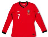 عرض قميص كريستيانو رونالدو للبيع بـ 70 ألف دولار في مزاد بالسعودية