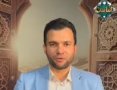 أستاذ بالأزهر يهنئ الإخوة المسيحيين بأعياد الميلاد.. ويؤكد: ديننا أمرنا بذلك