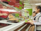 مدرسة صينية تخضع للتحقيق بعد إطعام تلاميذ صغار بقايا الوجبات المخصصة للكلاب