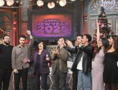 كزبرة ونجوم فيلم الحريفة 2 يغنون "أنا وأنت".. وصاحبة السعادة: سنة سعيدة على مصر