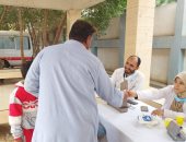 جامعة القاهرة تطلق قافلة طبية في منشأة القناطر ضمن مبادرة بداية