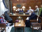 بيت الزكاة والصدقات يصرف إعانة وأثاث ودرّاجة بخارية لأم ابنها مصاب بمرض الجسم الزجاجي