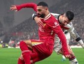 حصار محمد صلاح فى شوط أول سلبى بين ليفربول ضد مان يونايتد.. فيديو