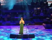 أنوشكا تغنى "كنت بحلم" و"ما ليش غير قلب" فى حفل مشروع 100 سنة غنا