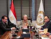 وزيرة البيئة تبحث مع جهاز مستقبل مصر للتنمية المستدامة التعاون في دعم الاستثمار