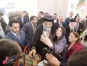 تهنئة عيد الميلاد المجيد.. البابا تواضروس يستقبل الأقباط بالكاتدرائية المرقسية