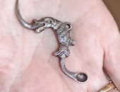 أغرب طرق العناية بالبشرة والجسد في تاريخ العالم الغربي 