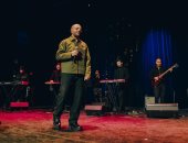 تامر عاشور يتألق فى حفله بكندا ويرفع شعار كامل العدد.. صور 