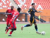 75 دقيقة.. الأهلي يتقدم على استاد أبيدجان 2 - 1 بثنائية عاشور.. صور