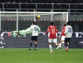 ميلان يسقط في فخ التعادل 1-1 مع كالياري بالدوري الإيطالي.. فيديو