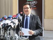  وزير الثقافة يعلن تفاصيل فعاليات الدورة الـ 56 من معرض القاهرة للكتاب تحت شعار "اقرأ... في البدء كان الكلمة" بمشاركة 1345 ناشرًا من 80 دولة.. ورومانيا وقطر ضيفى الدورتين المقبلتين.. وإطلاق مبادرة المليون كتاب