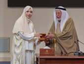 الجزائرية سمية دويفي: المهرجانات الشعرية تساعد على رعاية وتنمية المواهب.. النقد ليس عائقا أمام الكتاب.. الذكاء الاصطناعى لا يستطيع السطو على الشعر.. الموهبة وحدها لا تكفى ولا بد من تراكمات معرفية وثقافية (حوار)