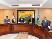 محافظ الفيوم: التوسع فى إقامة معارض السلع الغذائية بأسعار مخفضة