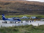 مطار تهبط طائراته على الشاطئ باسكتلندا.. ركابه مش هيحتاجوا يستنوا يروحوا البحر