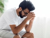بتشتغل كتير ومش عارف تاخد قرارات؟ علامات مهمة للاكتئاب الخفي لازم تعرفها