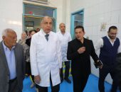 محافظ المنيا يتفقد مشروعات صناعية بمركز سمالوط لدعم الإنتاج والتصدير