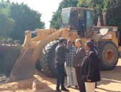 رئيس جامعة أسوان يتابع أعمال التطوير والرصف بالحرم الجامعى بصحارى