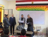وكيل "تعليم الجيزة" يشدد على ضرورة تحرى الدقة أثناء تصحيح إجابات الطلبة