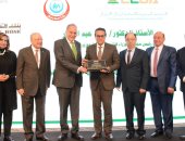 نائب رئيس الوزراء يدعو القطاع الخاص لتوطين صناعة الدواء وتغطية الاحتياجات المحلية