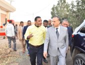 صيانة ماكينات الفرم والتكسير بمصنع تدوير المخلفات بقرية إسكندرية فى أسيوط