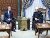 شيخ الأزهر يستقبل الدكتور خالد العنانى وزير السياحة والآثار السابق