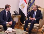 وزير الاتصالات يدعو لإقامة مراكز تميز للشركات اللاتفية فى مصر.. صور