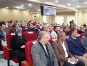 محافظ السويس يناقش طلبات السائقين وملفات التقنين والتصالح