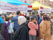 محافظ الإسماعيلية يفتتح "سوق اليوم الواحد" بحى ثان مدينة الإسماعيلية.. فيديو