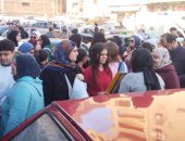 اللغة العربية ترسم الفرحة على وجوه طلاب الشهادة الإعدادية بالقليوبية.. فيديو