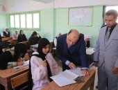 محافظ كفر الشيخ يتفقد لجان امتحانات الشهادة الإعدادية.. صور وفيديو