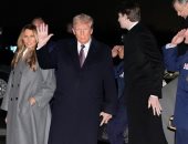 ترامب يصل واشنطن على متن طائرة الرئاسة استعدادا للتنصيب.. البرد القارس يلقى بظلاله على الفعاليات.. احتفالات بالألعاب النارية تستقبل دونالد وعائلته فى ناديه للجولف بفرجينيا.. واحتفال خاص مع أنصاره مساء اليوم
