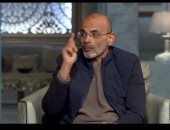 أيمن بهجت قمر عن عمرو دياب: قدمت له 40 أغنية وبحب تاريخى معاه ومحظوظ بيه