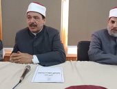 رئيس منطقة سوهاج الأزهرية يوجه بالتدقيق فى تصحيح الشهادتين الابتدائية والإعدادية