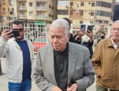 حسن حمدي وطاهر أبو زيد وخالد بيبو في جنازة ميمي الشربيني..صور