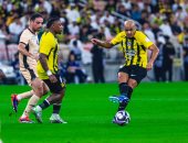 الاتحاد يفوز على الشباب 2-1 ويتقاسم صدارة الدورى السعودى مع الهلال.. فيديو