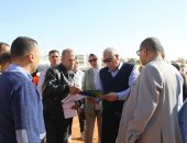 محافظ الوادى الجديد يتفقد جاهزية المعدات والمركبات استعدادا للتعامل مع الأزمات