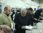 مبيعات تقترب من 100 ألف جنيه لجناح قصور الثقافة بمعرض الكتاب.. صور 