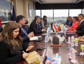 شريف فتحى يستقبل وزير ثقافة فنزويلا لتعزيز التعاون بين البلدين فى مجال الآثار