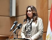 وزيرة التنمية المحلية تتابع مع المحافظين إجراءات تحديد أسعار تعريفة الركوب