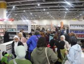 إقبال على كتب العقاد والتراث وذاكرة الكتابة ورواد الفكر بمعرض الكتاب