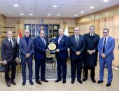 تكريم الفريق المشارك فى إجراء أول عملية بالعالم لبناء صمامات الأورطى بأنسجة ذاتية