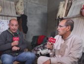 صانع نسيج يروى لـ"الحياة اليوم" أسباب شهرة قرية دسيا بصناعة السجاد اليدوى