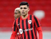 بن شرقي يظهر في ملعب التتش ويتخلف عن مران الأهلي