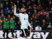 محمد صلاح ينافس 5 لاعبين على جائزة لاعب الشهر في الدوري الإنجليزي