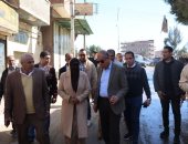 محافظ المنيا يتفقد مواقع رصف وتمهيد طرق بديرمواس ويشدد على سرعة التنفيذ