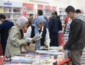 خلال اليوم العاشر.. إقبال كثيف على معرض القاهرة الدولي للكتاب بدورته الـ56 