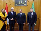 محافظ الإسماعيلية يوقع مذكرة تفاهم مشتركة بين المحافظة ومؤسسة التعليم أولا