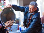 بشاير شهر الخير.. أسواق البلح تزين شوارع القاهرة والجيزة