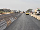 شريان تنمية يتحقق بفضل"حياة كريمة".. رصف ازدواج الطريق الزراعى أسيوط- ديروط بطول 23 كم وبتكلفة 600 مليون جنيه.. والمحافظ: يهدف إلى تحسين حركة المرور وتخفيف الازدحام.. ورفع مستوى الأمان للمواطنين والمركبات