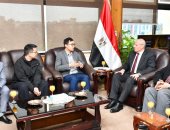 جامعة قناة السويس تبحث التعاون مع شركة صينية لتعزيز فرص التدريب والتوظيف